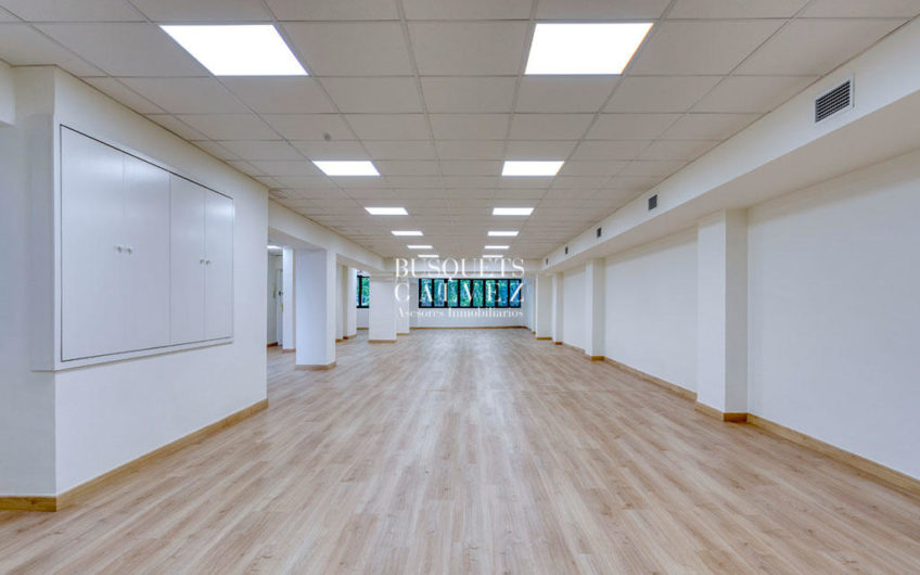Oficina en venta en Travessera de Les Corts