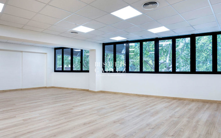 Oficina en venta en Travessera de Les Corts