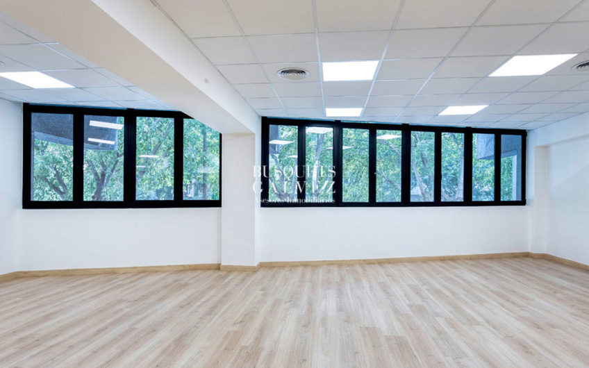 Oficina en venta en Travessera de Les Corts