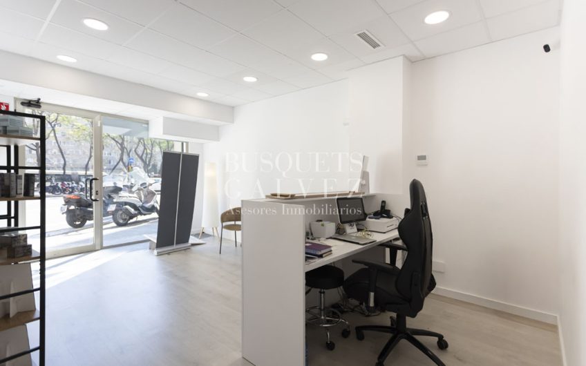 Oficina cerca de Plaça Francesc Macià