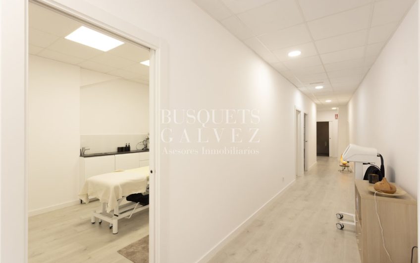 Oficina cerca de Plaça Francesc Macià