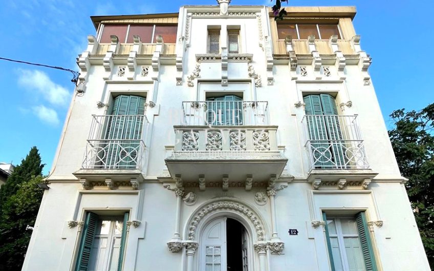 Edificio corporativo junto a Av. Tibidabo