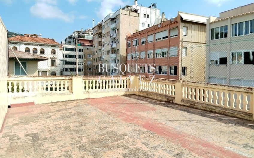 Edificio corporativo junto a Av. Tibidabo