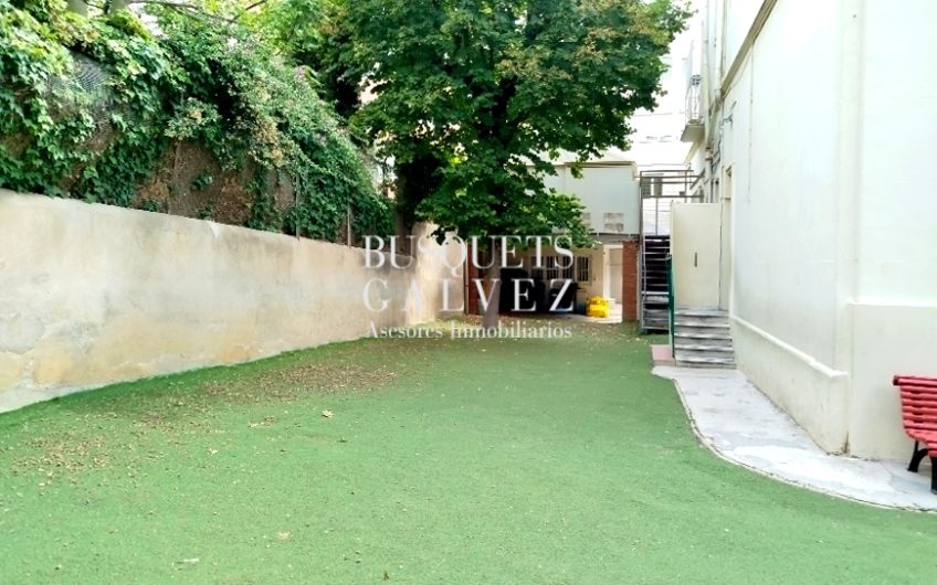 Edificio corporativo junto a Av. Tibidabo