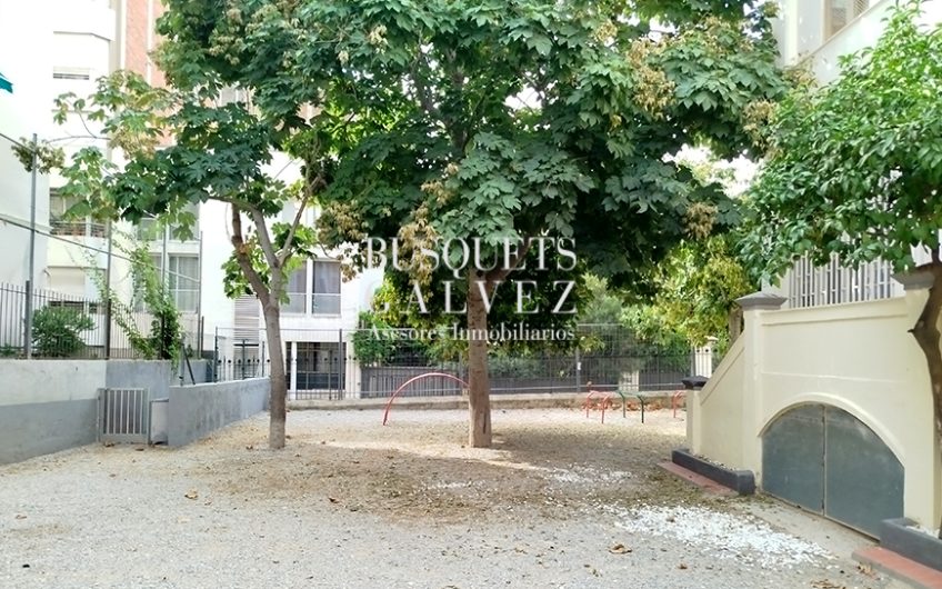 Edificio corporativo junto a Av. Tibidabo